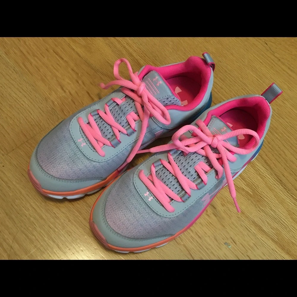 Under Armour GS Assert 8 Girls' Sneakers